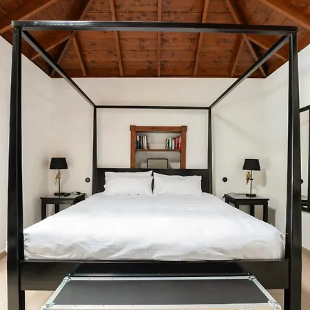 The Couette-café 4*